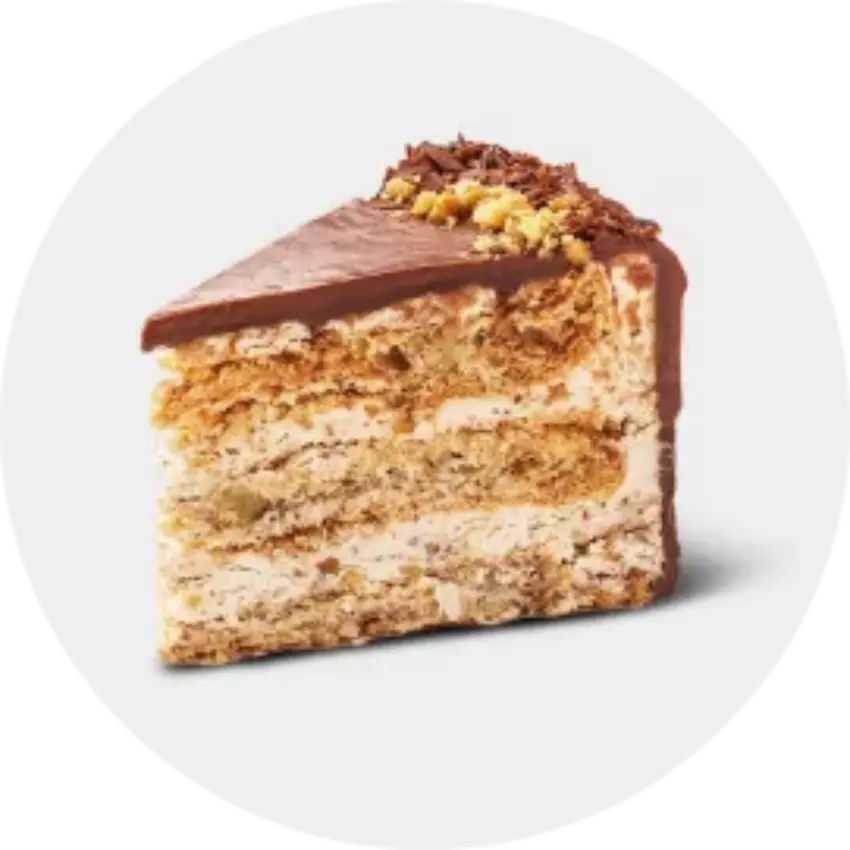 Киевский (безе с грецким орехом, крем шарлотт)